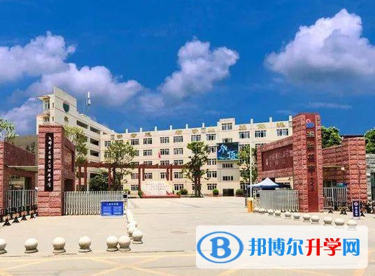 2025溫江二中多少錢(qián)(學(xué)費(fèi)明細(xì))