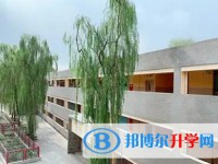 成都市郫都區(qū)綿實外國語學校地址，乘車路線