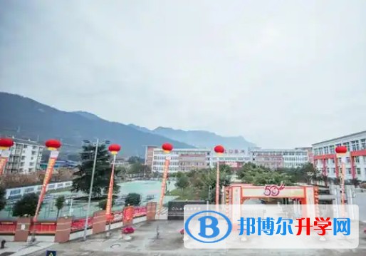 江油市太白中學地址，乘車路線