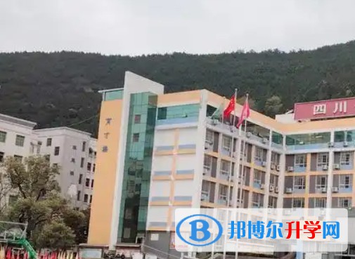 2025玉龍中學(xué)多少錢(qián)(學(xué)費(fèi)明細(xì))
