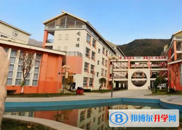 平武中學(xué)地址，乘車路線